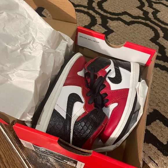 The Jordan 1 High TD “Satin Snake” - Picture 3 of 5